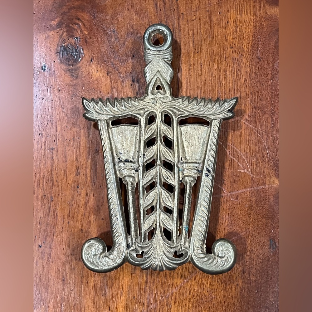 Vintage Wilton Cast Iron Footed Trivet Kitchen Wall Decor Hot Plate Ornate